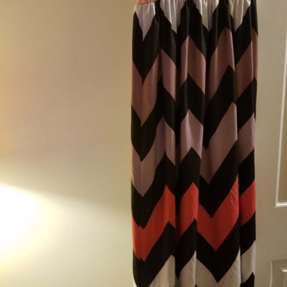 Dress - Picture 5 of 6